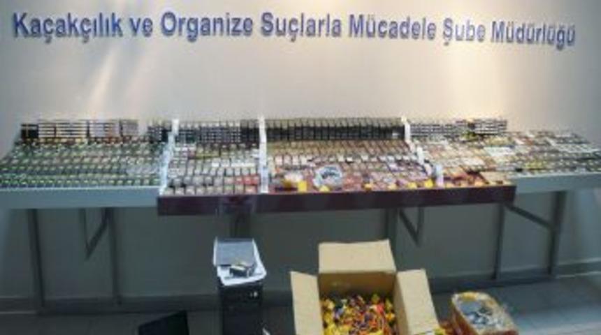 Başkent'te Ka&ccedil;ak Cep Telefonu Operasyonu