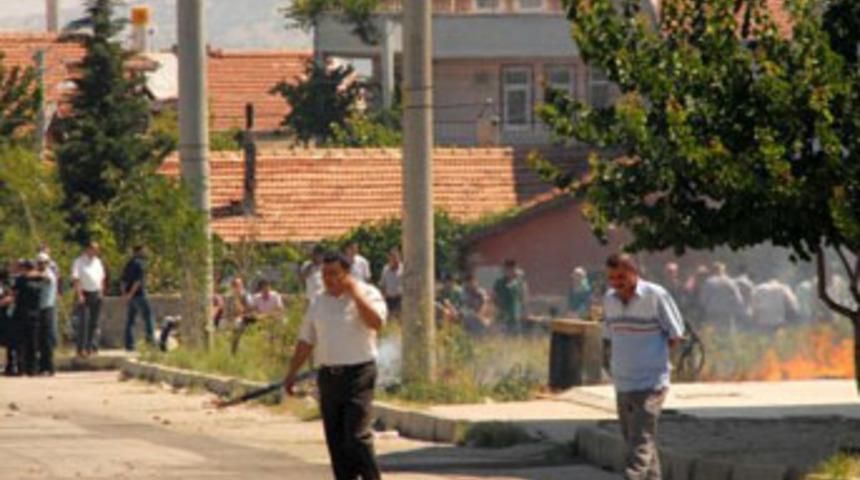 Aileler kavga etti: 1 &ouml;l&uuml;, 4 yaralı