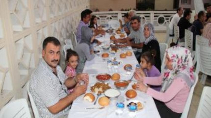 Belediye İş&ccedil;ileri İftar Yemeğinde Buluştu