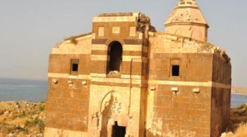 Van, Yaralarını Sarmaya Turizme Yatırımla Başladı