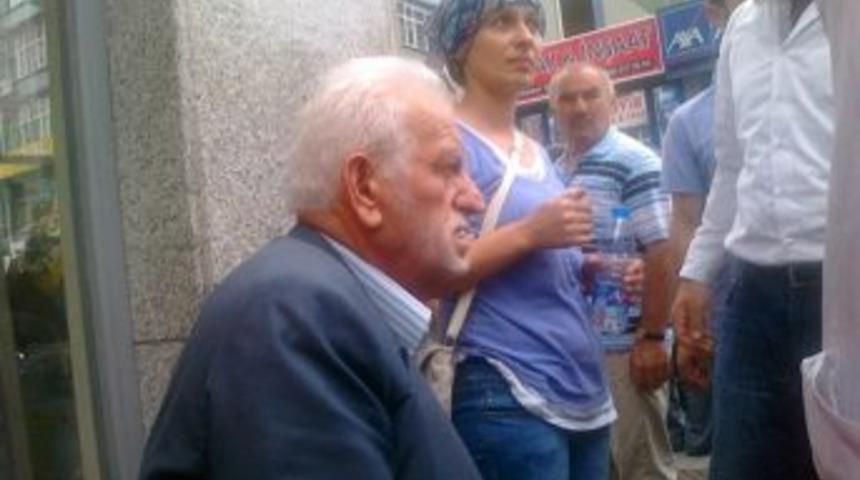 Yaşlı adama vurup ka&ccedil;tı