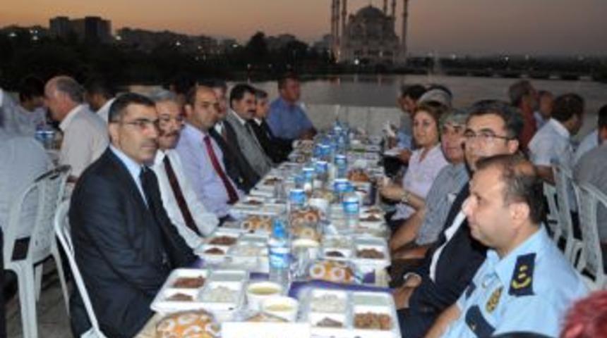 Taş k&ouml;pr&uuml;de iftar yapılacak