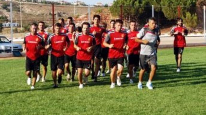 K&uuml;&ccedil;&uuml;kk&ouml;y Belediyespor Top Başı Yaptı