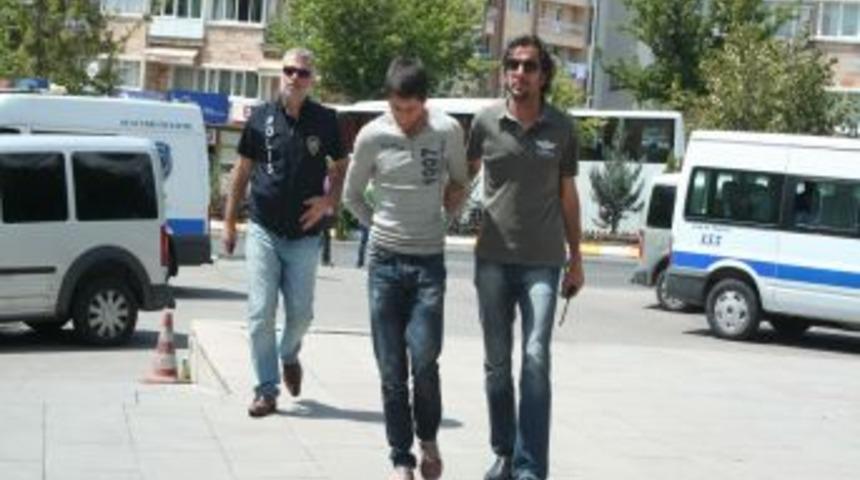 İnşaattan Malzeme &Ccedil;alan Hırsızlar Yakalandı