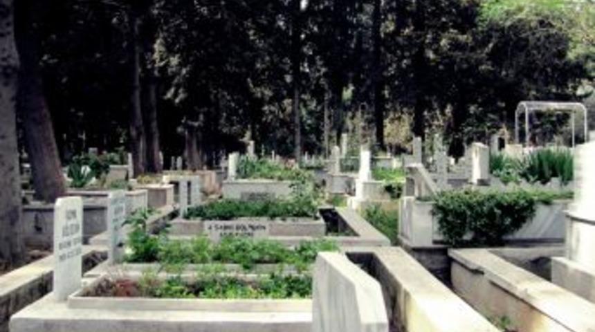Mezarlık ağlıyor iddiası