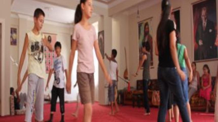 Salihli Cemevi&rsquo;nde Semah Ve Bağlama Kursu