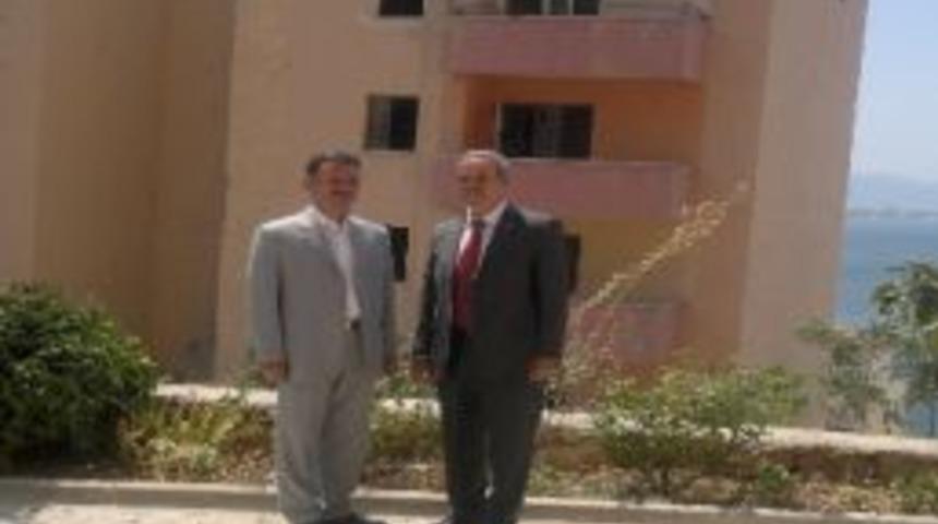 Gemlik&rsquo;te Evko Sitesinin Yıkımına Başlandı