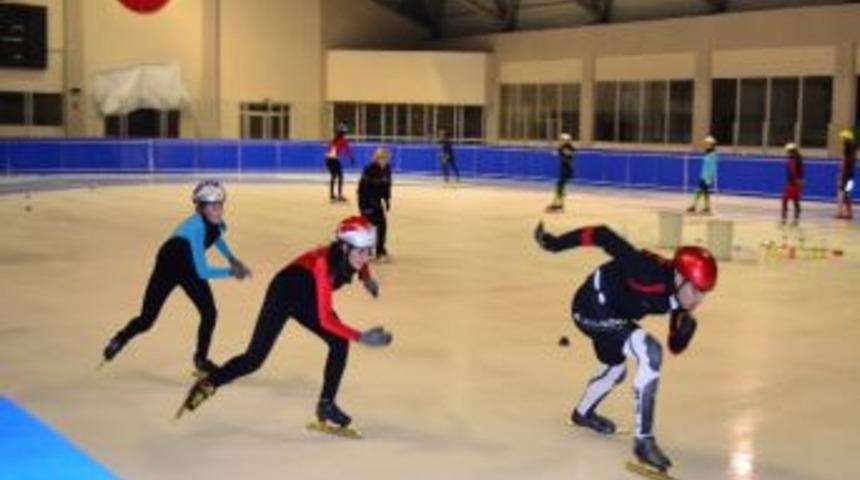 Short Track&ccedil;ılar T&uuml;rkiye Şampiyonasına Hazırlanıyorlar