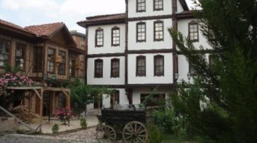 Elsanatları Eğitim Merkezi&rsquo;nde Kayıtlar Başladı