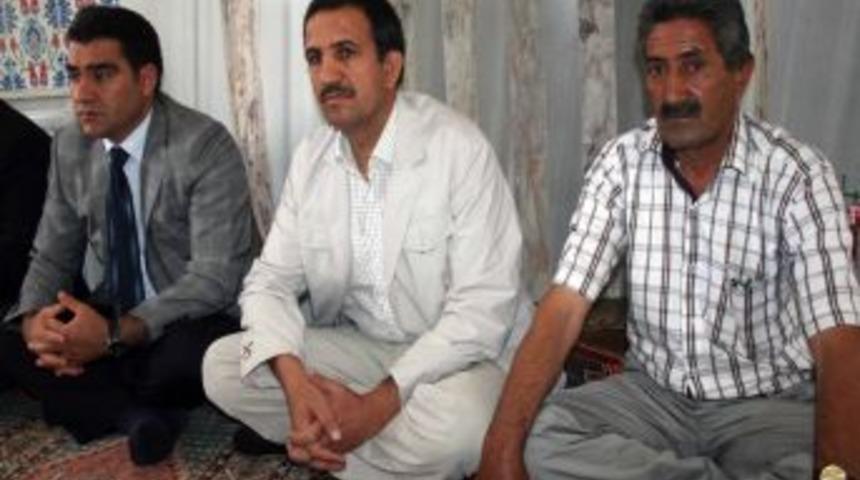 Kanaat &Ouml;nderleri, Bulanık'ta Aralarında Husumet Bulunan Iki Aileyi Barıştırdı