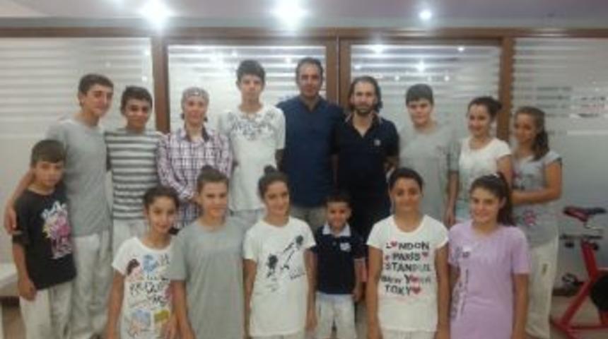 Akar Gsk Ve Fitform Sport Center Şampiyonları Ağırladı