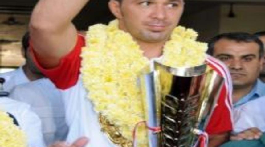 Başpehlivandan Ağar&rsquo;a Ziyaret