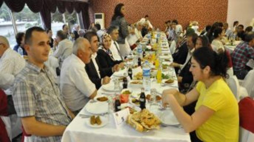 Vali &Ouml;z: Şehit Yakınlarına Ve Gazilere Iftar Verdi