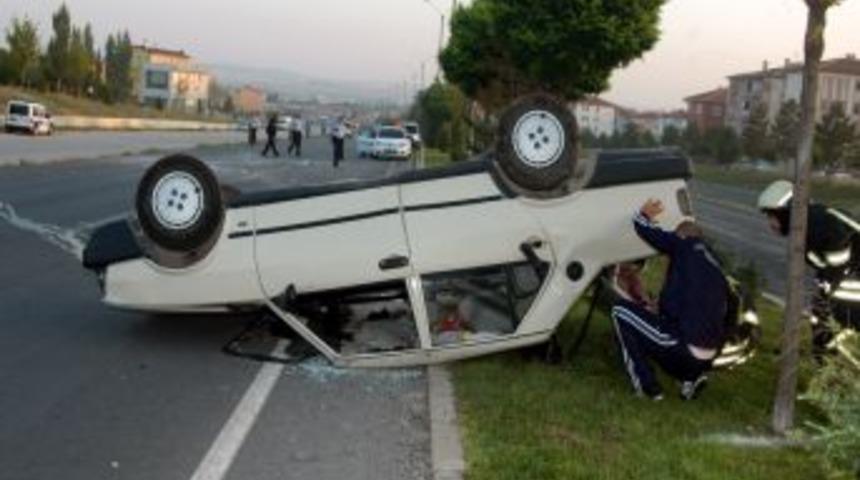 Polis Memuru Yanan Otomobildeki Yaralıları Canı Pahasına Kurtardı