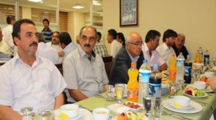 Ak Parti Milletvekilleri, Avanos&rsquo;ta K&ouml;y Muhtarları İle İftar Programında Buluştu