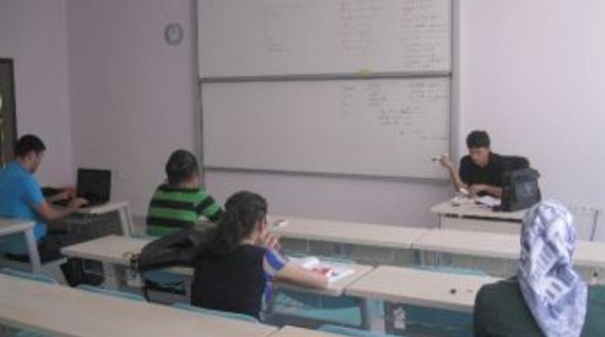 &Uuml;niversitede &Uuml;cretsiz İngilizce Kursu