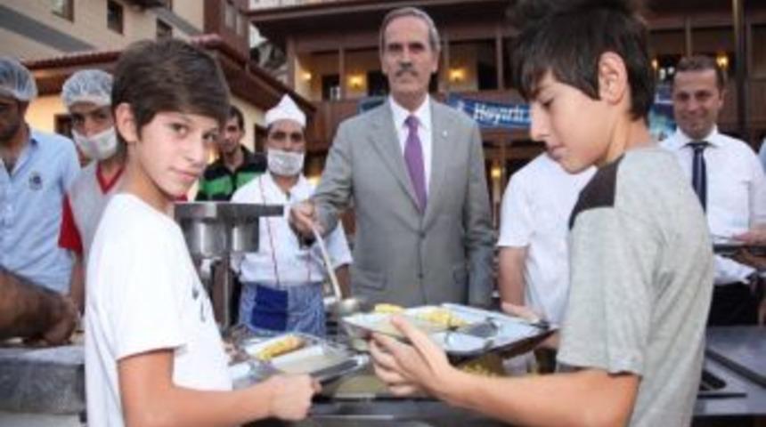 Bursa B&uuml;y&uuml;kşehir Belediye Başkanı Recep Altepe Halktan İlham Alıyor