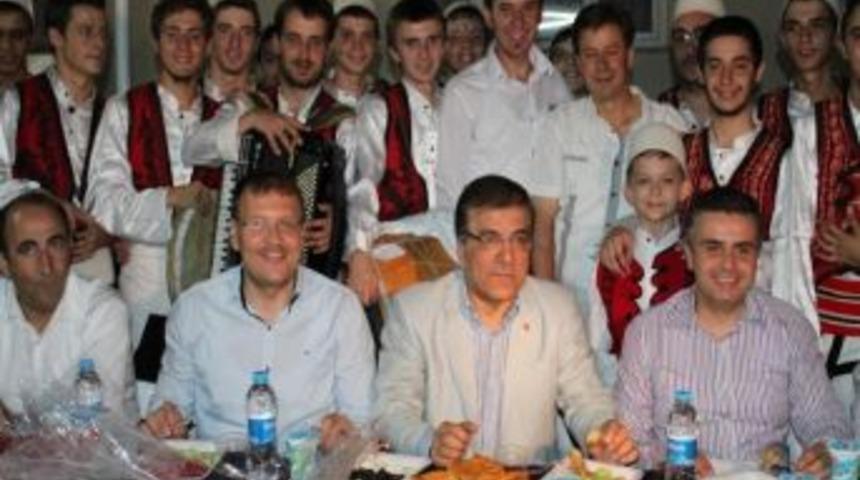 Klarnet, Davul Ve Darbuka Eşliğinde Sahura Kalkan İki Mahalle Aynı Masada Buluştu