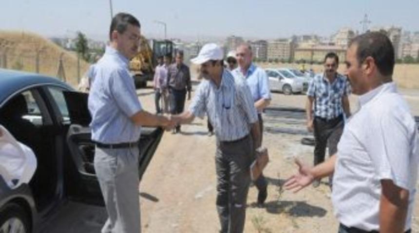 Vali Güvenç, Yapımı Süren Tesisleri İnceledi