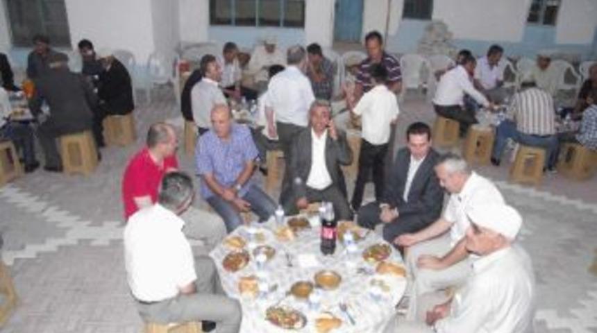 Şehit Babasından İftar Yemeği