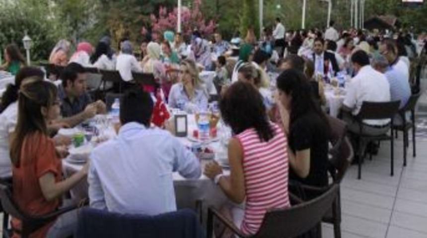 İkayder &Uuml;yeleri İftarda Buluştu