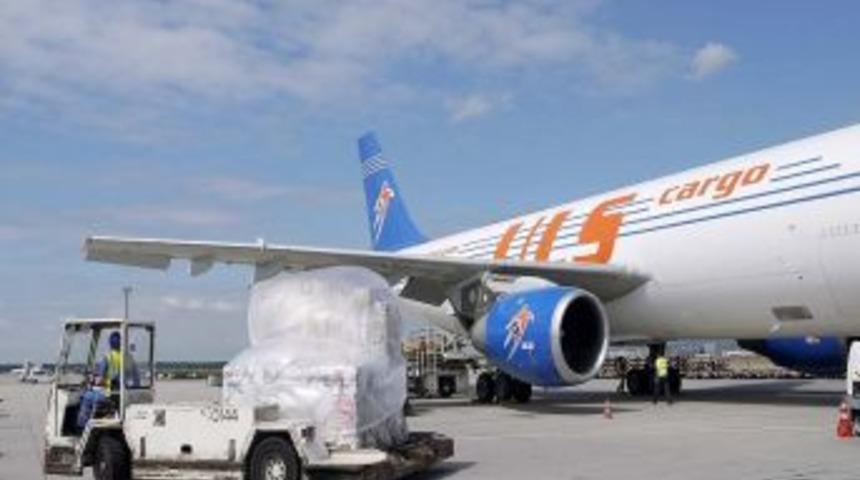 Suriyeli M&uuml;lteciler I&ccedil;in Yardım U&ccedil;uşu