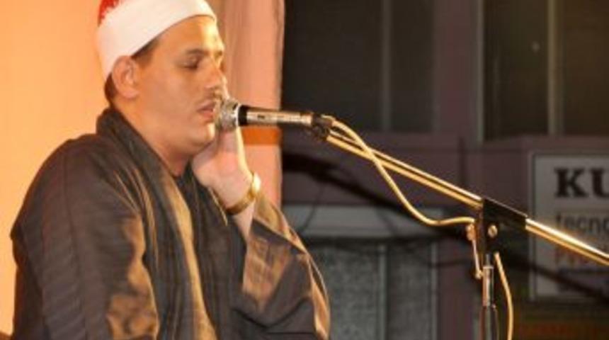 Mısırlı Hafız Hanifi Dursunbey'de Kur'&acirc;n Ziyafeti Verdi