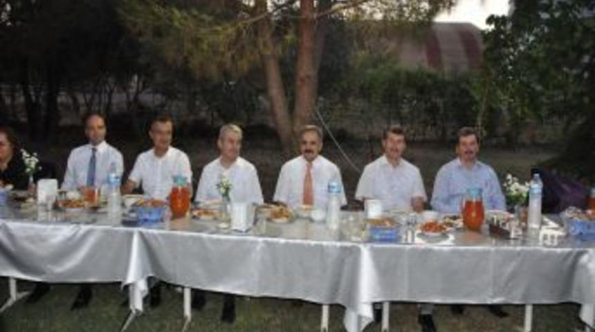 Balıkesir &Ccedil;ocuk Yuvasında İftar