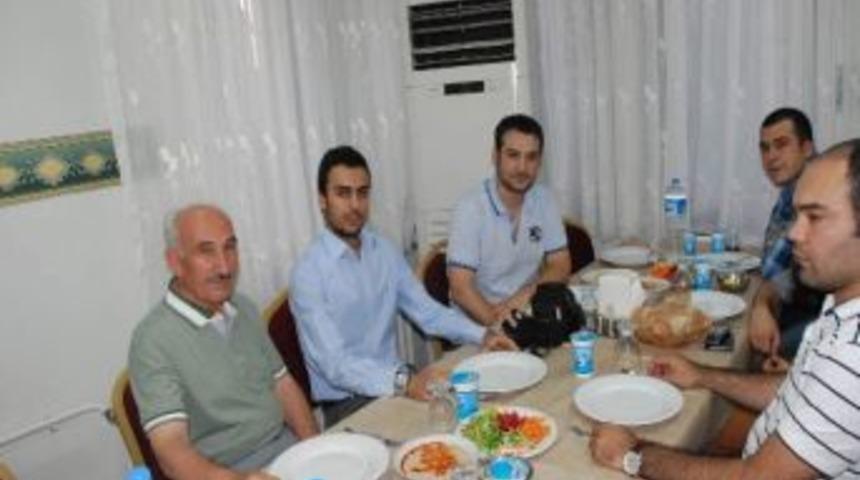 Ak Parti Kadın Kolları Teşkilatından İhtiya&ccedil; Sahibi Ailelere İftar