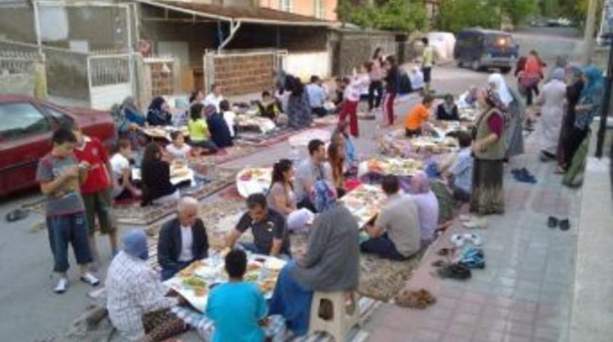 Sokakta İftar