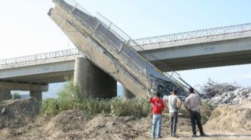 Ölüm Köprüsü Parça Parça Yıkılıyor