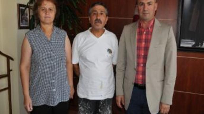 Ge&ccedil;tiğimiz Ay Beyin &Ouml;l&uuml;m&uuml; Ger&ccedil;ekleşen Oğulları Suat Y&ouml;r&uuml;k&rsquo;&uuml;n Organlarını Bağışlayan Aile Başkan Erdoğan&rsquo;ı Ziyaret Etti