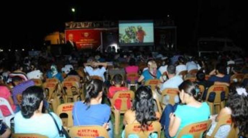 Gezici sinema Erzin'de