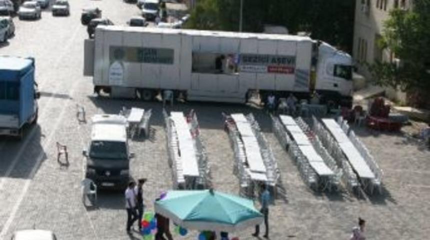 İhh Iğdır&rsquo;da Bin Kişiye İftar Yemeği Verdi