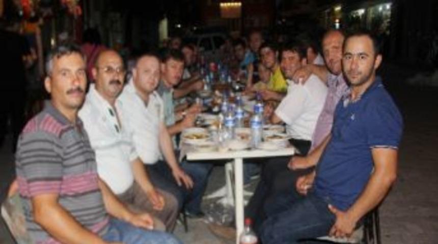 Alaplı’da Esnaflardan Geleneksel İftar Yemeği