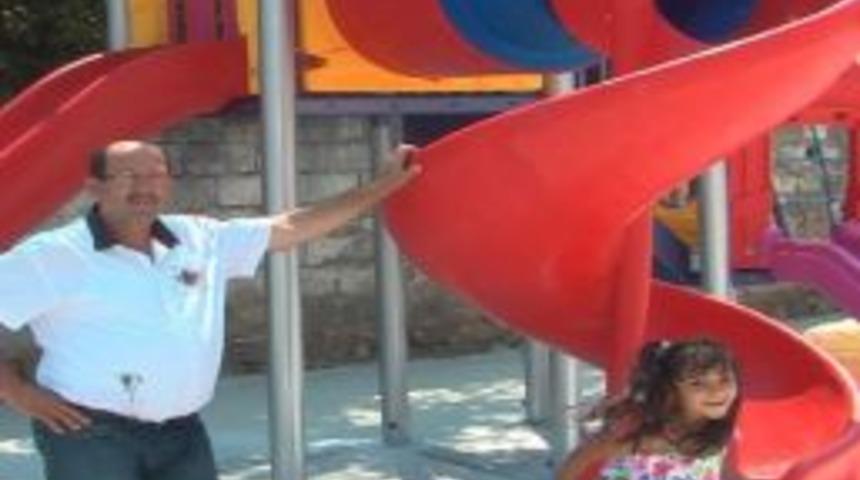 Muhtardan K&ouml;y&uuml;ne Oyun Parkı