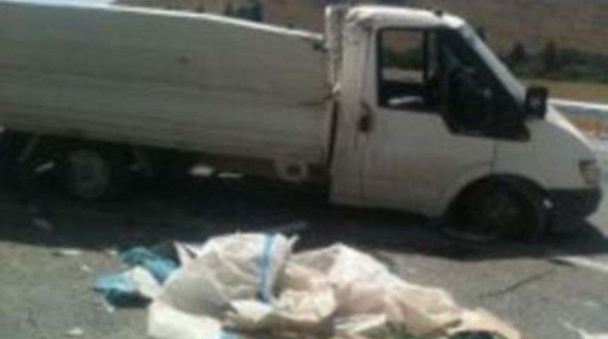 Van'da Trafik Kazası, 1 &Ouml;l&uuml;