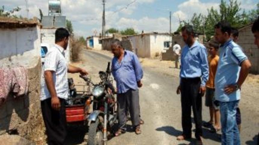 Adıyaman'da Trafik Kazası: 2 &Ouml;l&uuml;