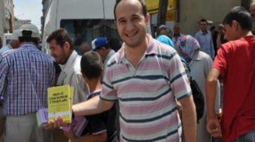 Suşehri Belediyesi Vatandaşlara 40 Bin Adet Kitap Dağıttı