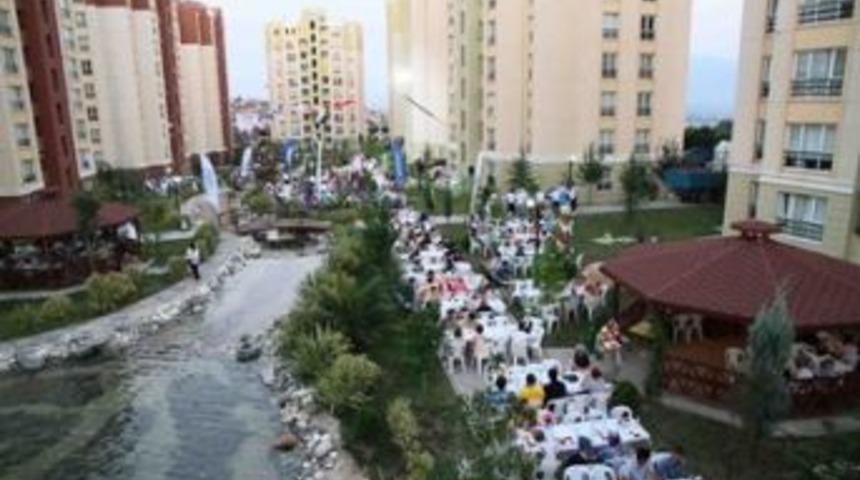 İzmitkent 2. Etap sakinleri iftarda buluştu