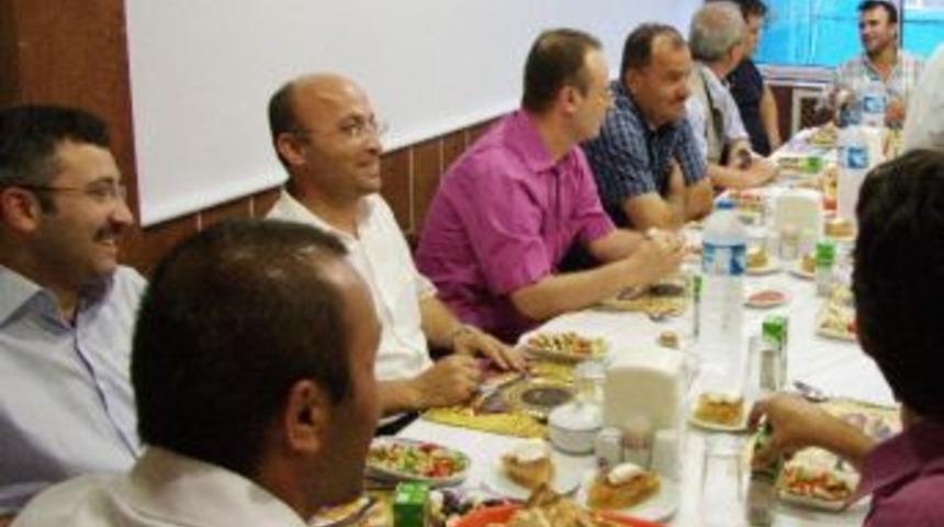 Ak&ccedil;aalan Derneği &Uuml;yeleri İftarda Buluştu