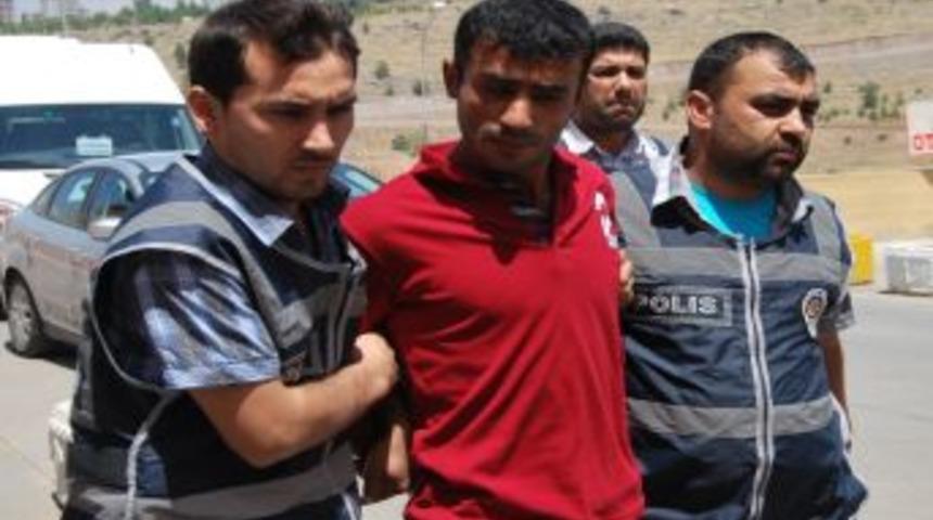 İki Amcasını Yaralayan Zanlı Yakalandı