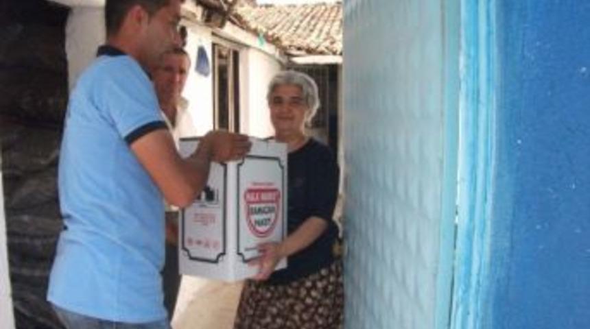 At&ccedil;a Belediyesi&rsquo;nden Gıda Yardımı
