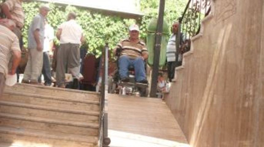 Engelli vatandaş engele takıldı