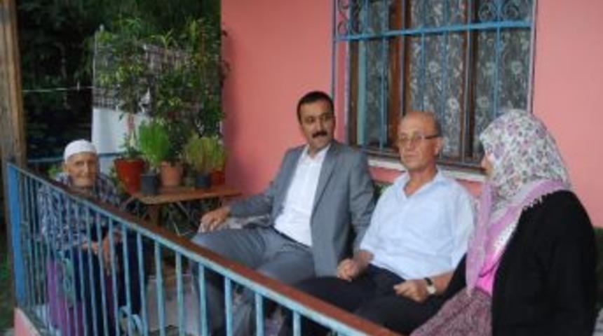 Başkan Bayram Yaşlıları Unutmuyor