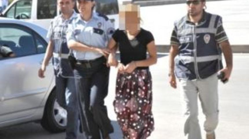 Kendi &ccedil;ocuğuna kıydı