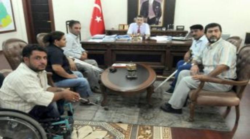 İşitme Engelliler Futbol Takımı Ve Ortopedik Engelliler Derneği, Vali G&uuml;ven&ccedil;&rsquo;i Ziyaret Etti