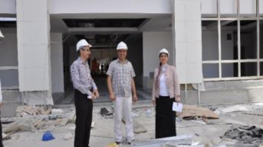 Sağlık M&uuml;d&uuml;r&uuml; Ulu, Hastane İnşaatında İncelemelerde Bulundu