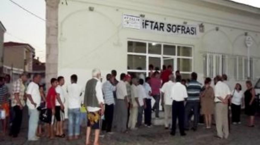 Ayvalık’ta Aşevi Ramazan Ayında İftar Sofrası Oldu