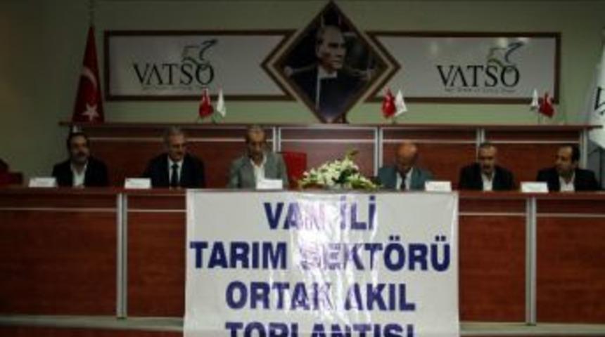 Bakan Eker Van&rsquo;da